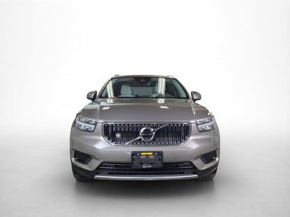 2022 Volvo XC40 Momentum T4