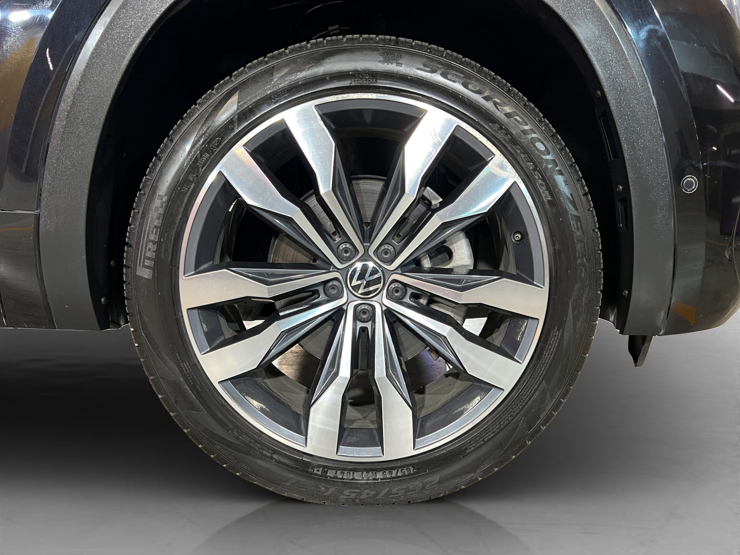 2023 Volkswagen Cross Sport R-Line