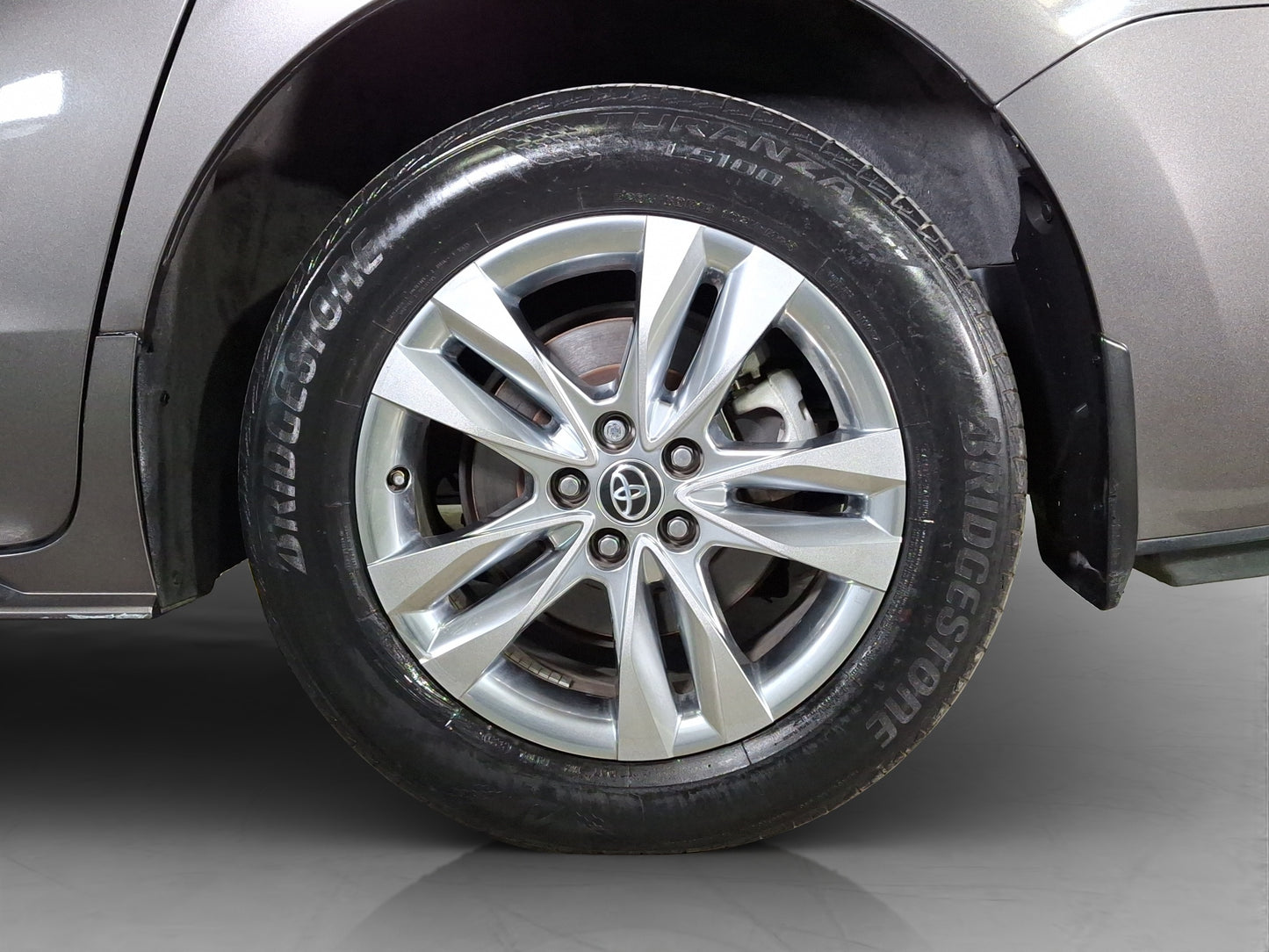 2022 Toyota Sienna XLE Piel Híbrida