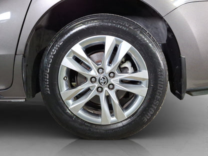 2022 Toyota Sienna XLE Piel Híbrida