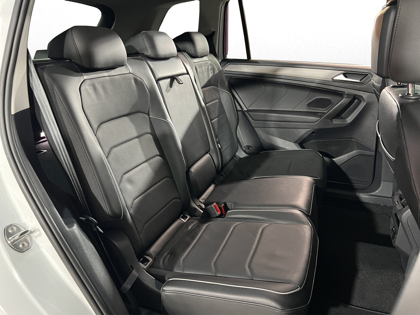 2022 Volkswagen Tiguan R-Line