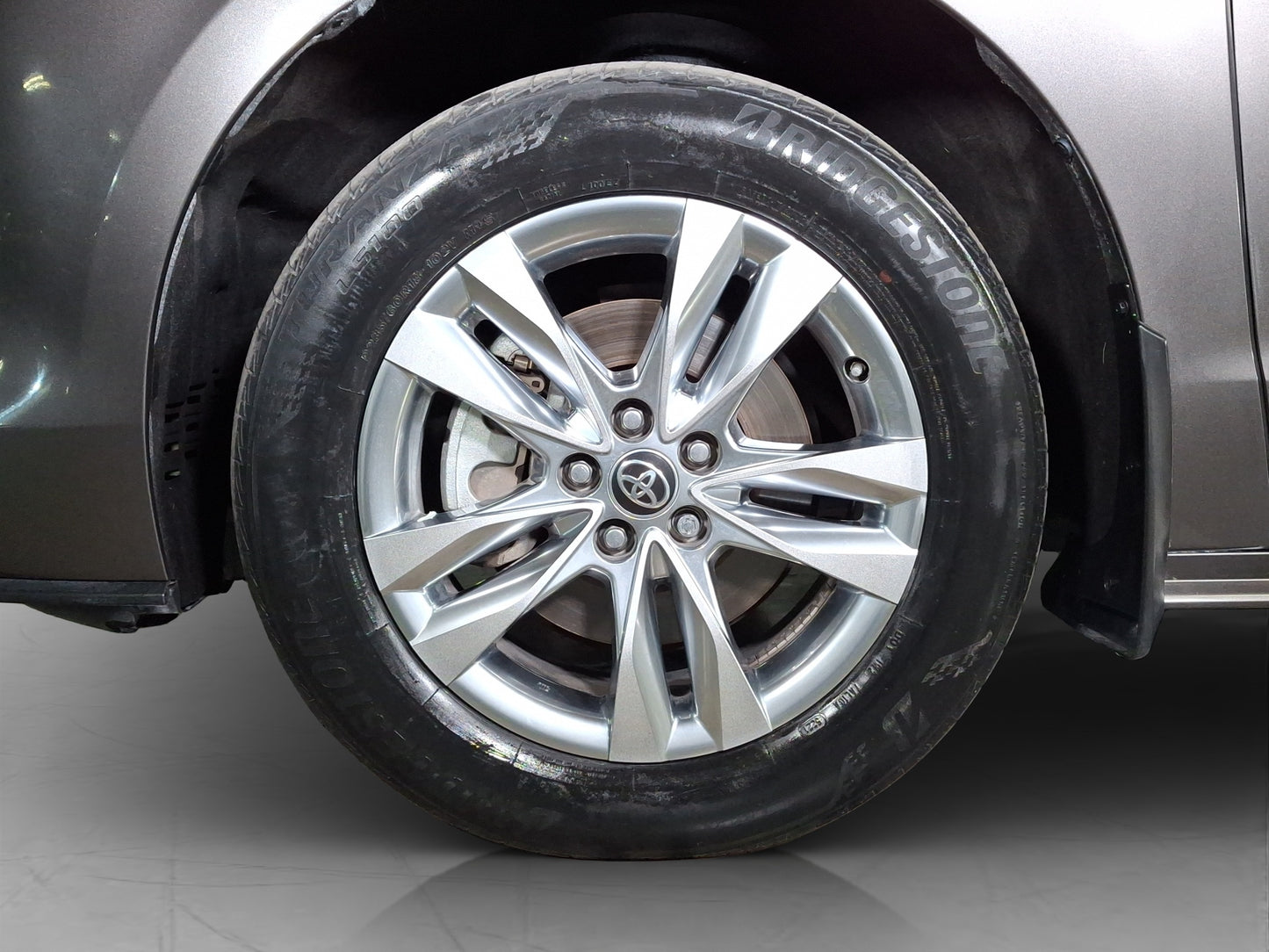 2022 Toyota Sienna XLE Piel Híbrida