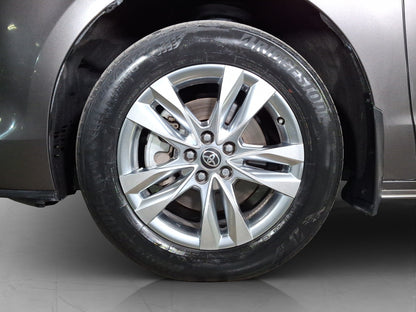 2022 Toyota Sienna XLE Piel Híbrida