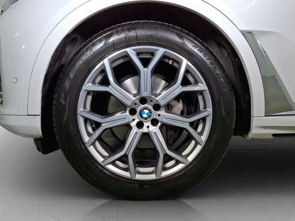 2019 BMW X7 40i