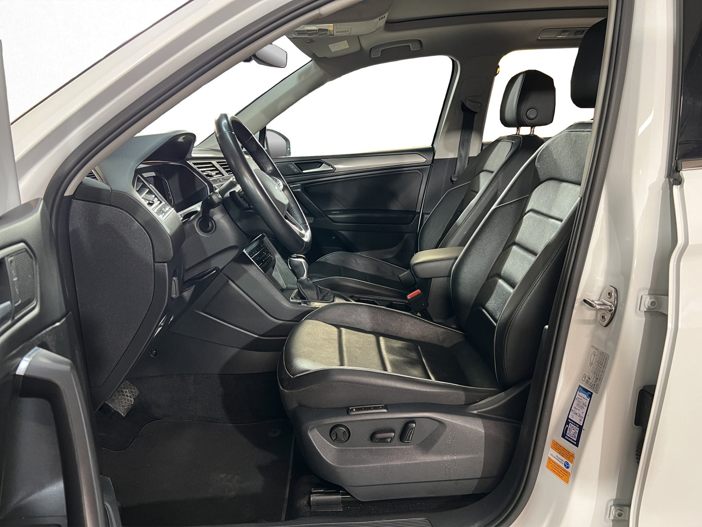 2022 Volkswagen Tiguan R-Line
