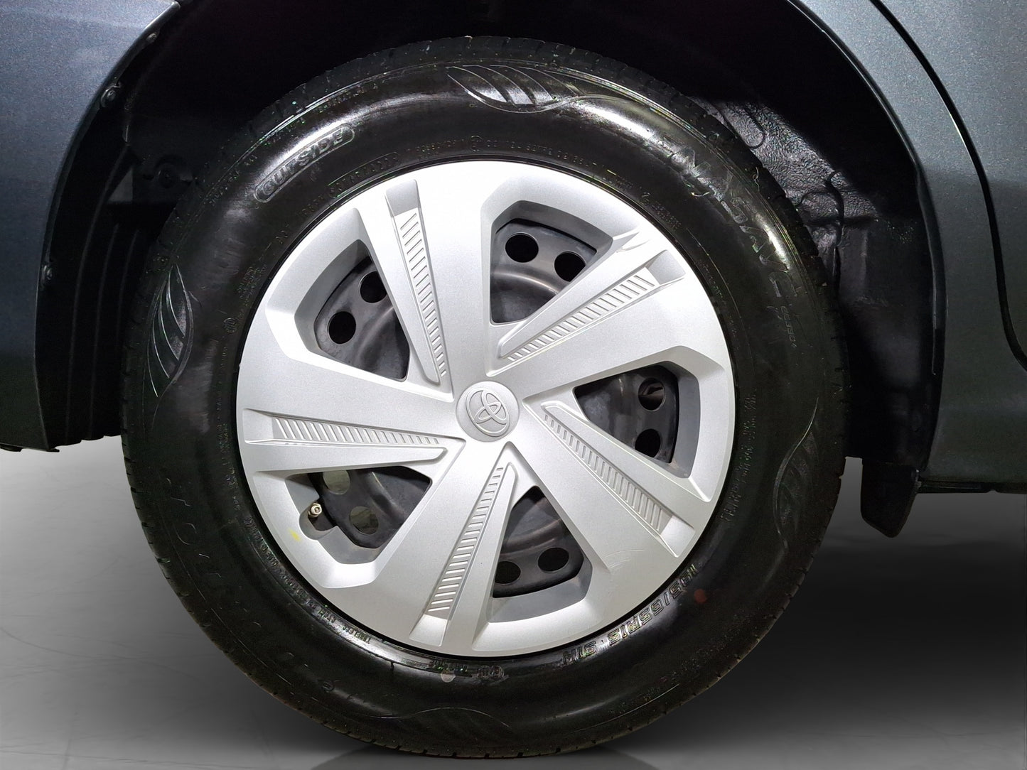 2023 Toyota Yaris Base MT
