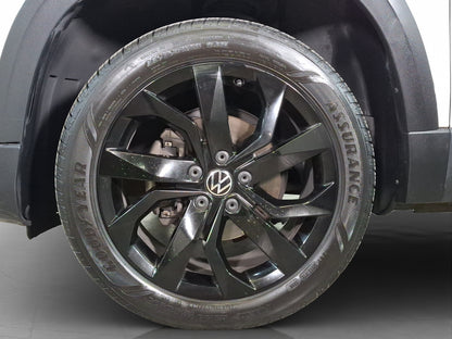 2022 Volkswagen Taos Highline Black