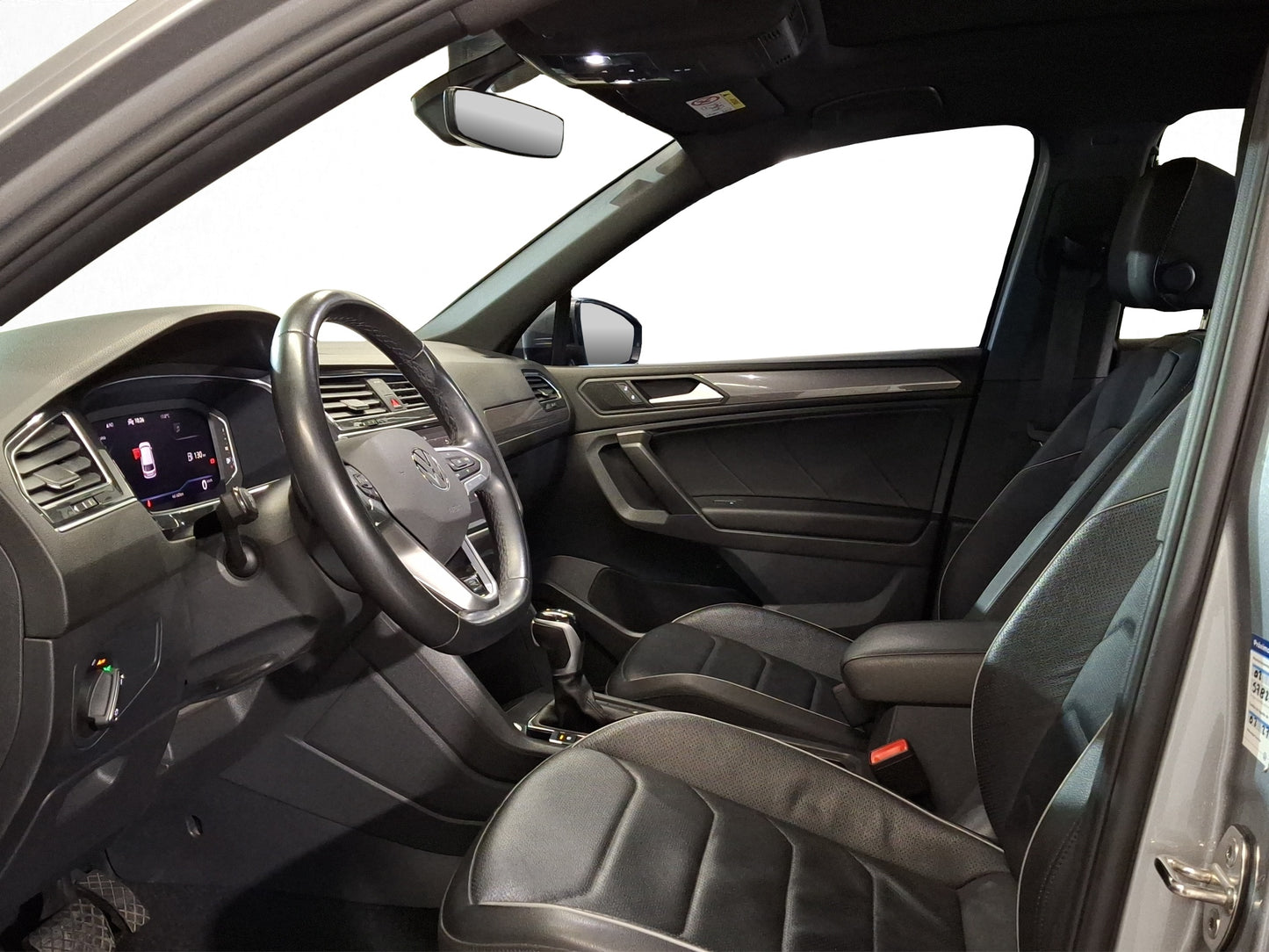 2023 Volkswagen Tiguan R-Line