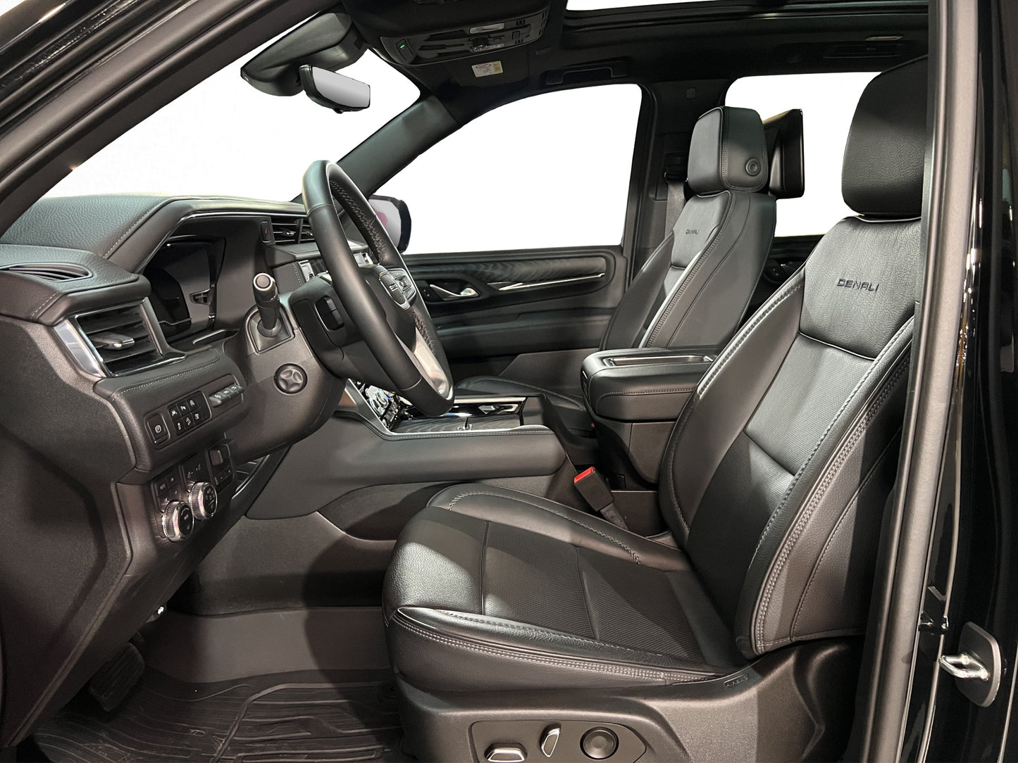 2023 GMC Yukon Denali XL