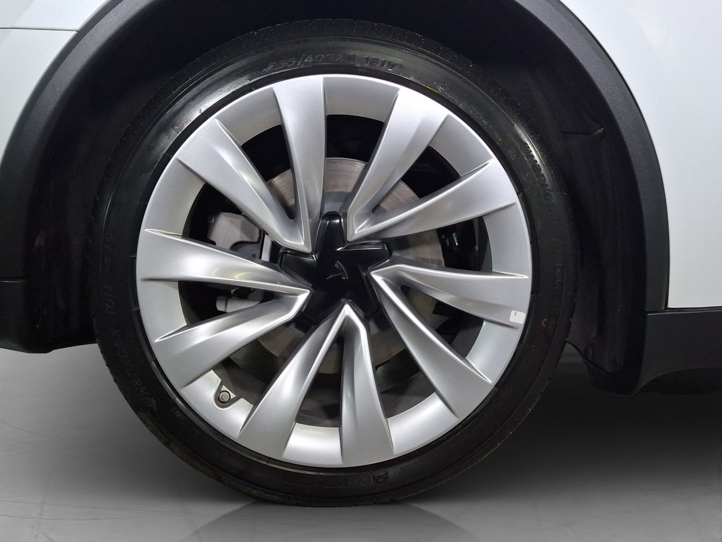 2025 Tesla Model Y Premium