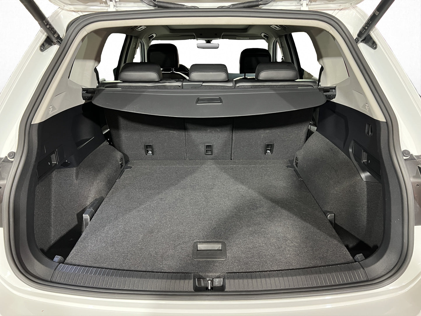 2022 Volkswagen Tiguan R-Line