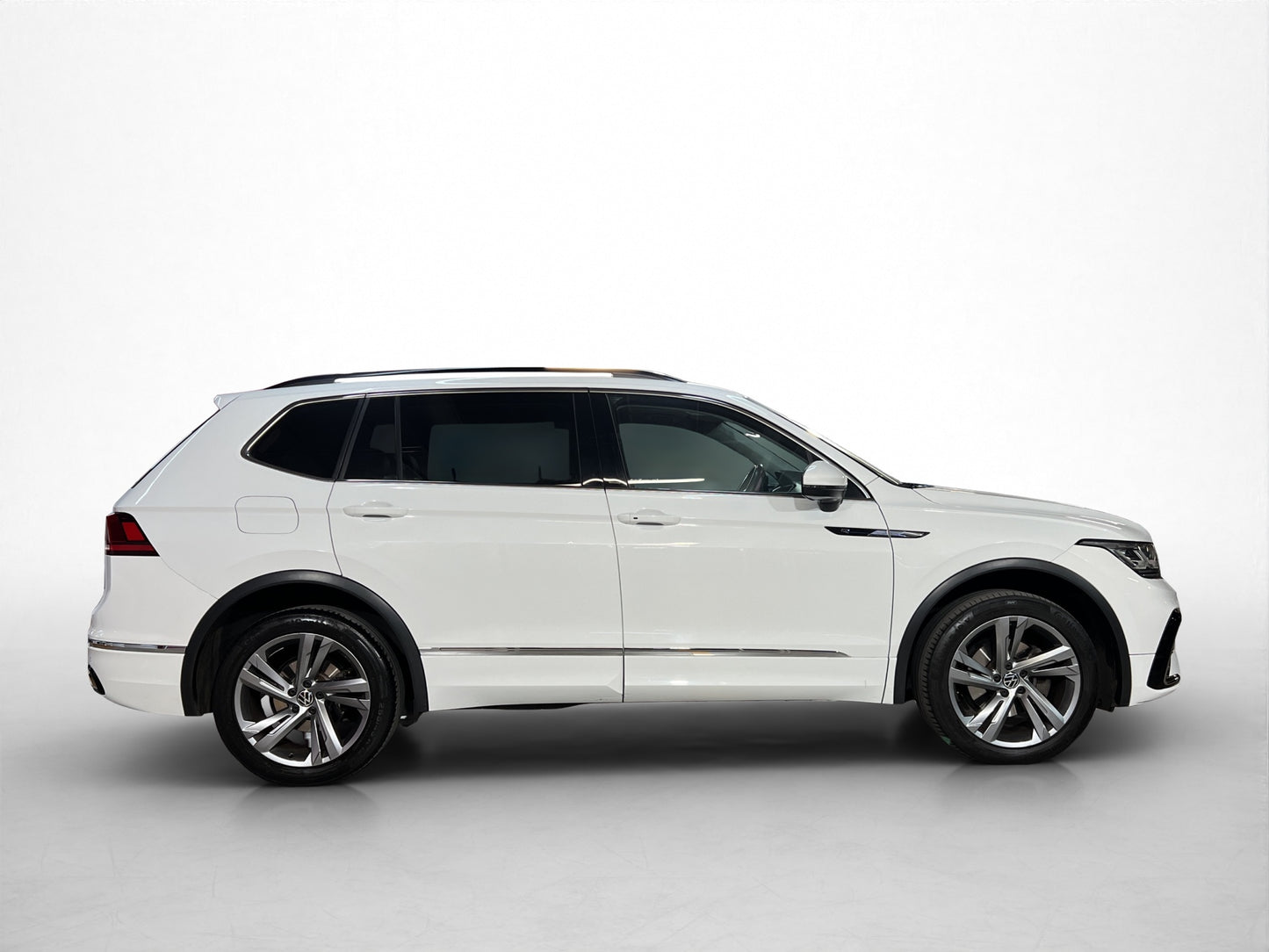 2022 Volkswagen Tiguan R-Line