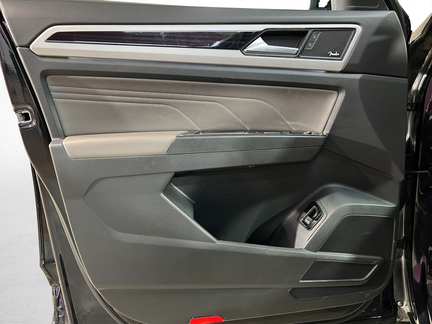 2023 Volkswagen Cross Sport R-Line