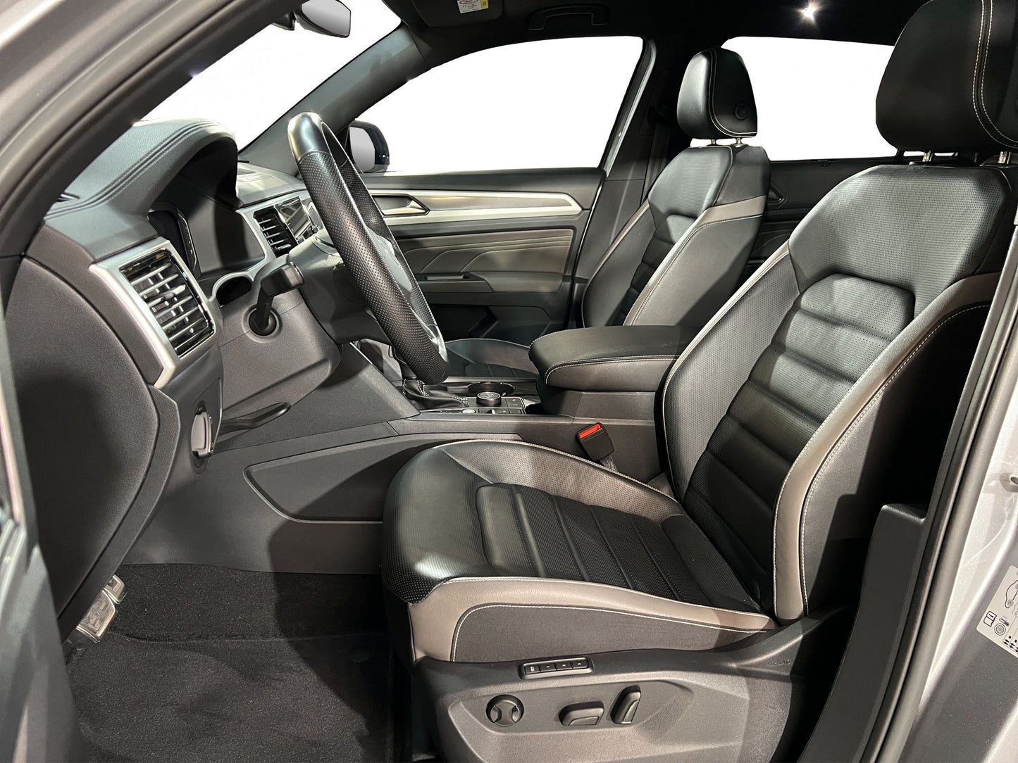 2022 Volkswagen Cross Sport R-Line