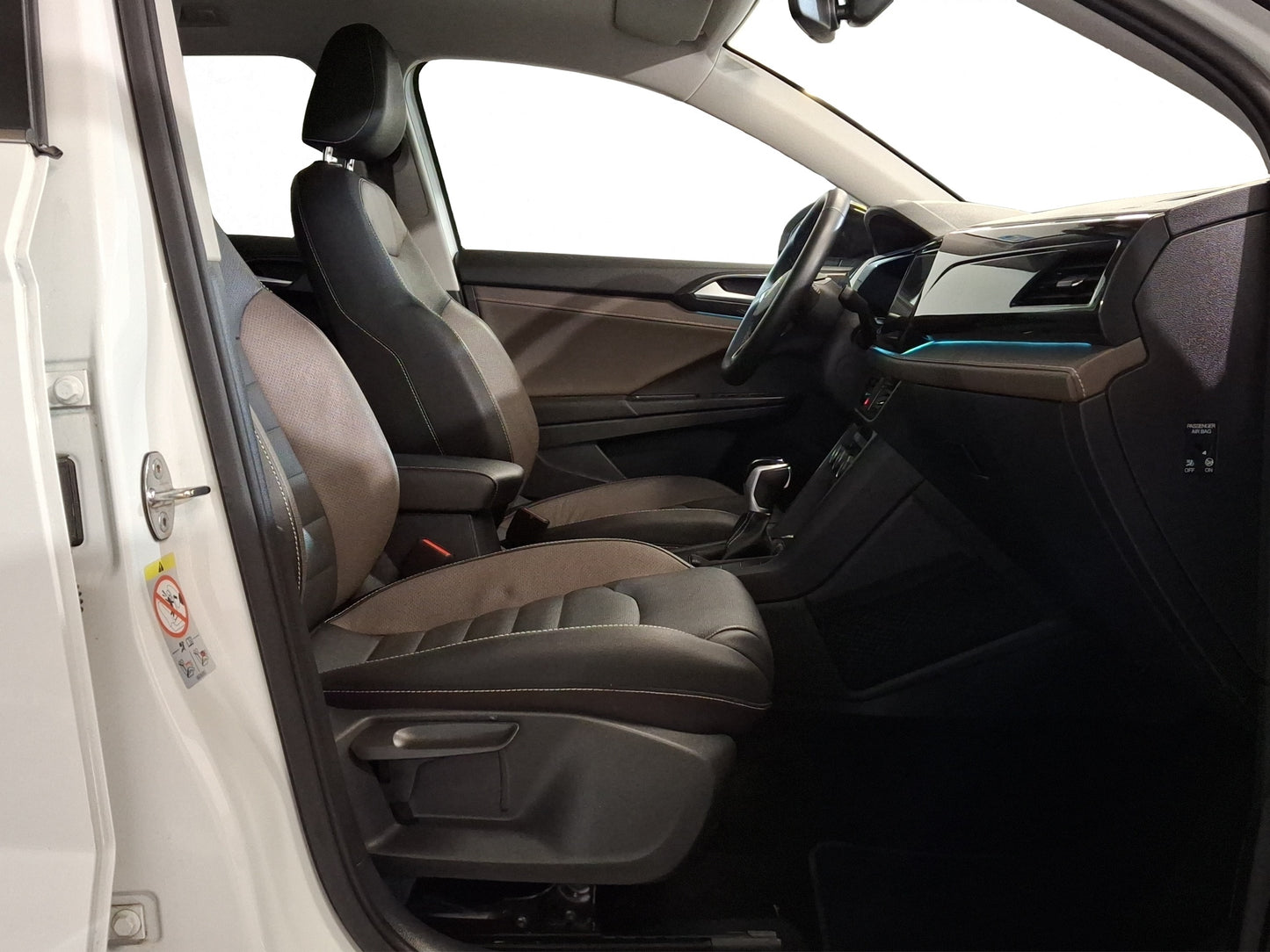 2022 Volkswagen Taos Highline Black