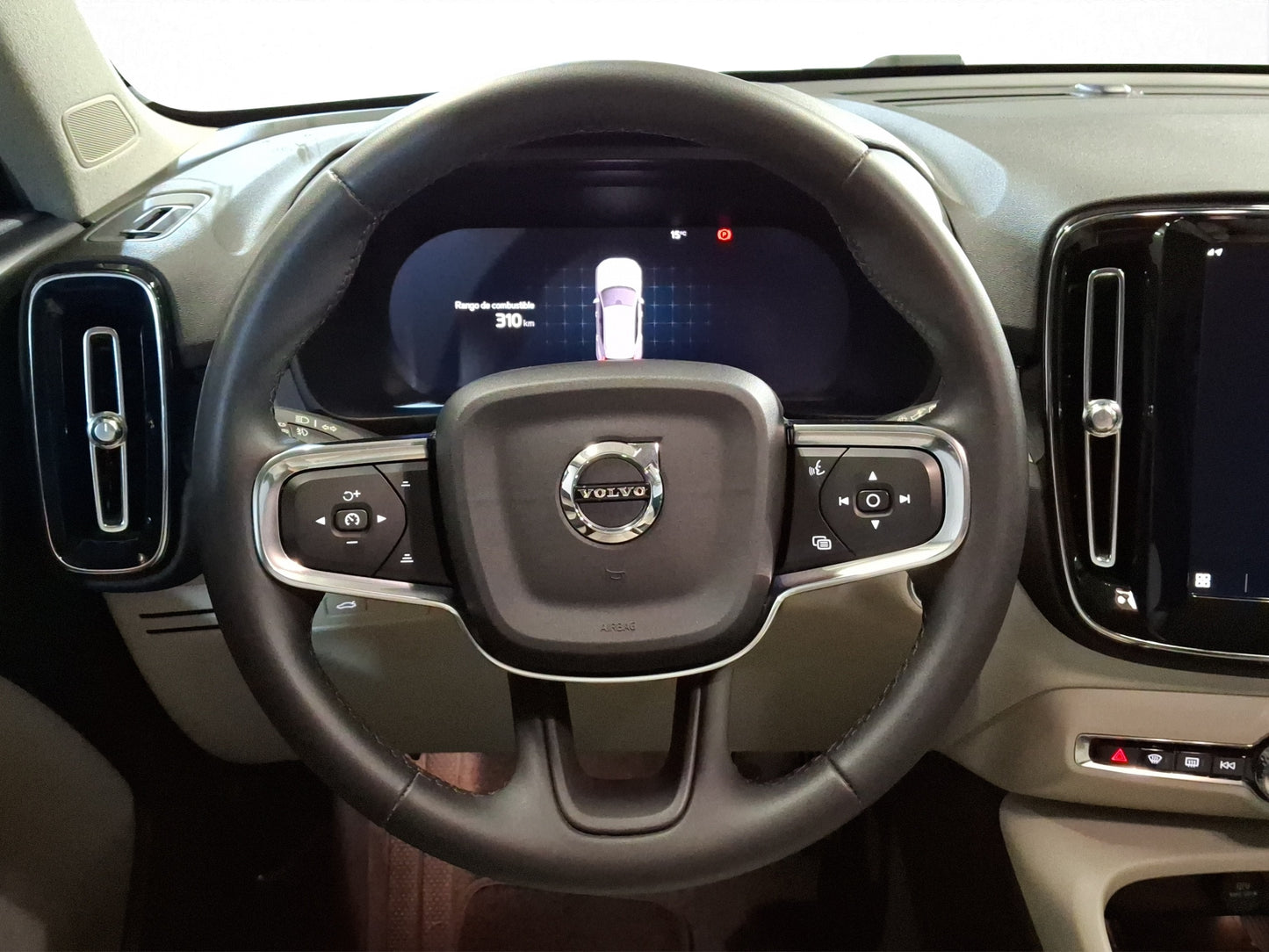 2024 Volvo XC40 B4 Plus Mild Hybrid