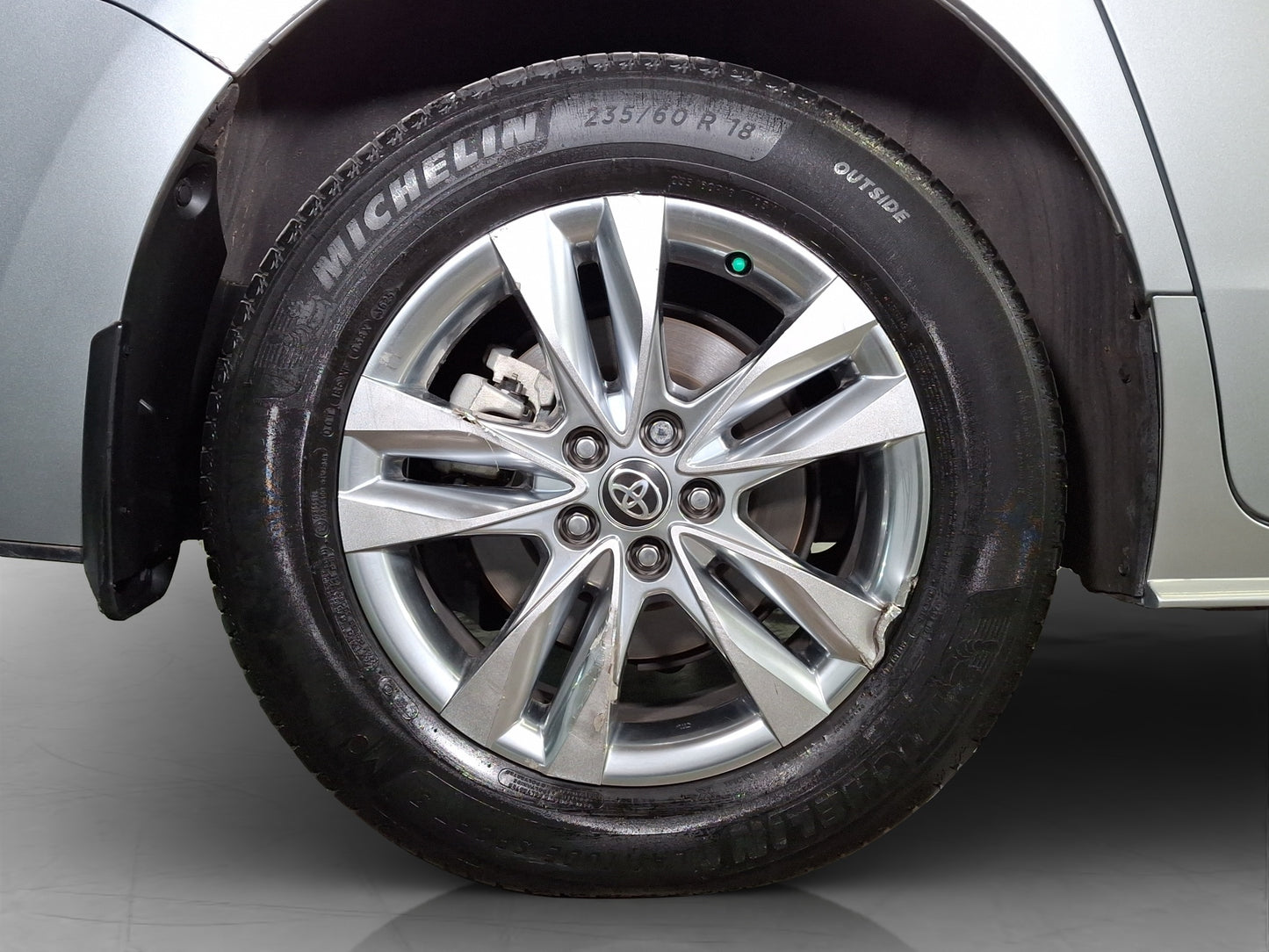 2022 Toyota Sienna XLE Piel Híbrida
