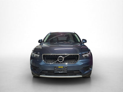 2022 Volvo XC40 Momentum T4