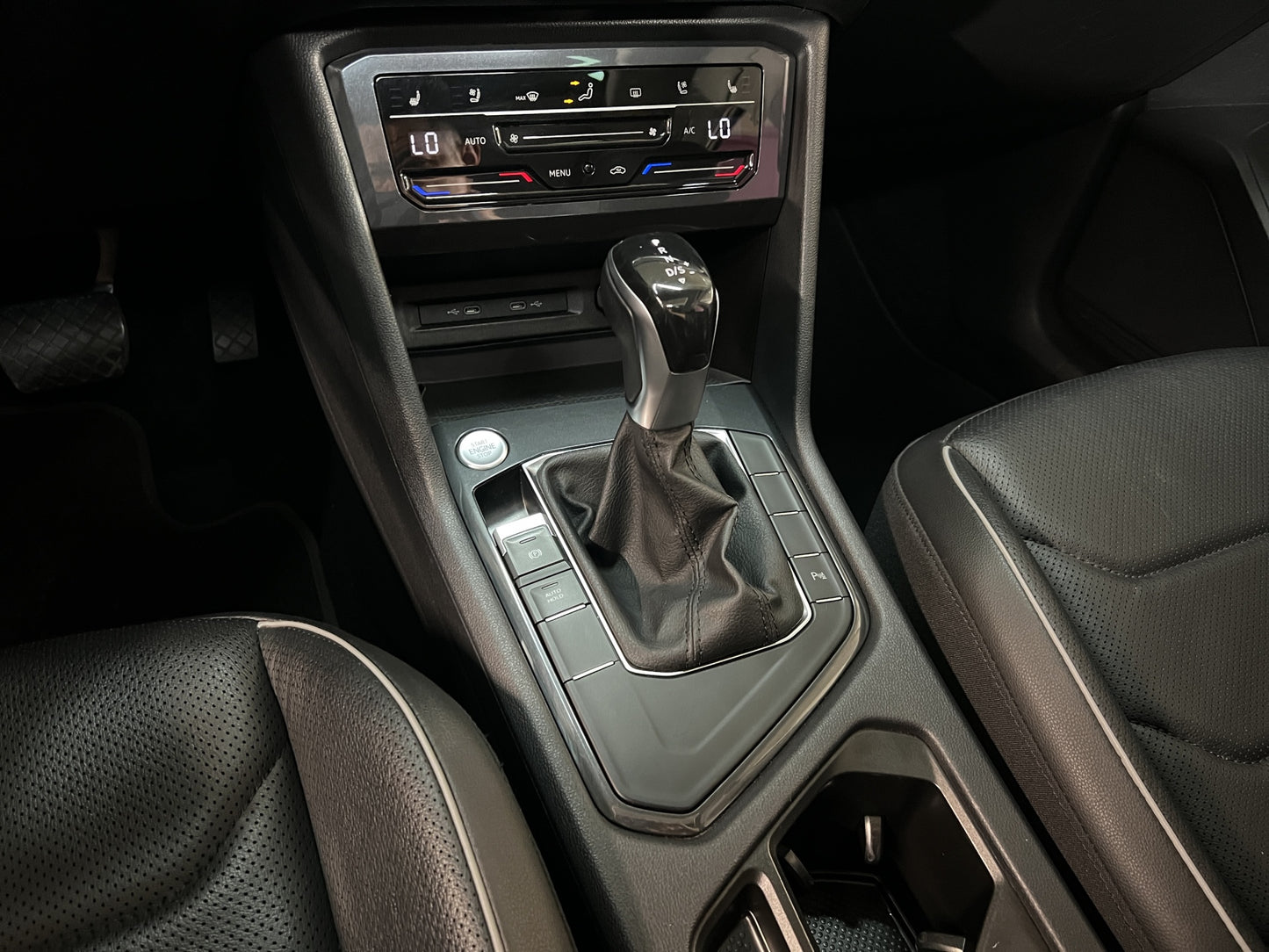 2022 Volkswagen Tiguan R-Line
