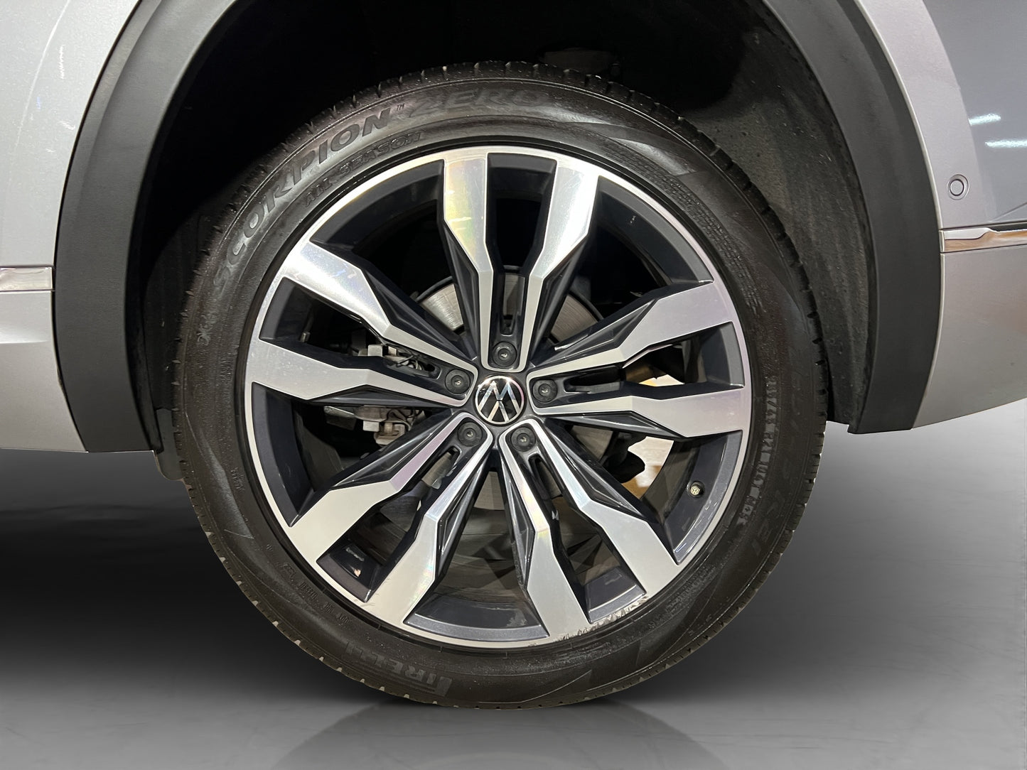 2022 Volkswagen Cross Sport R-Line