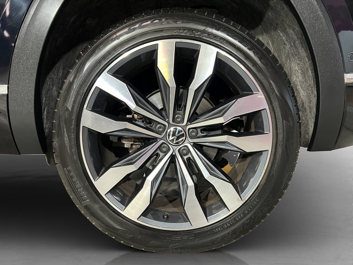 2023 Volkswagen Cross Sport R-Line