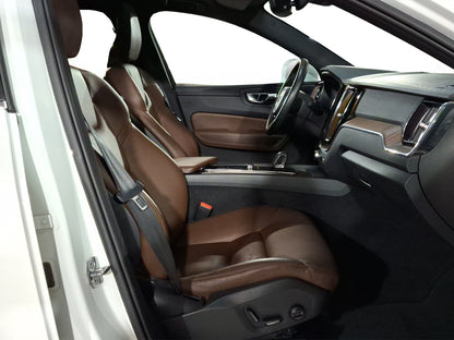 2022 Volvo XC60 Momentum B5 AWD