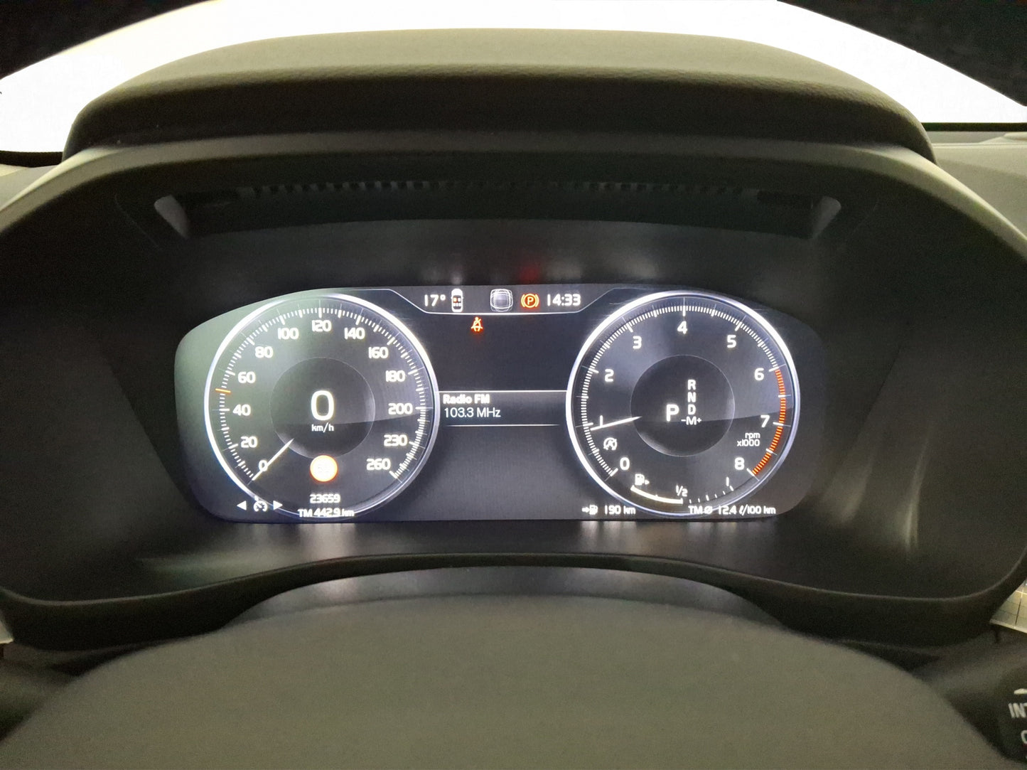 2022 Volvo XC40 Momentum T4