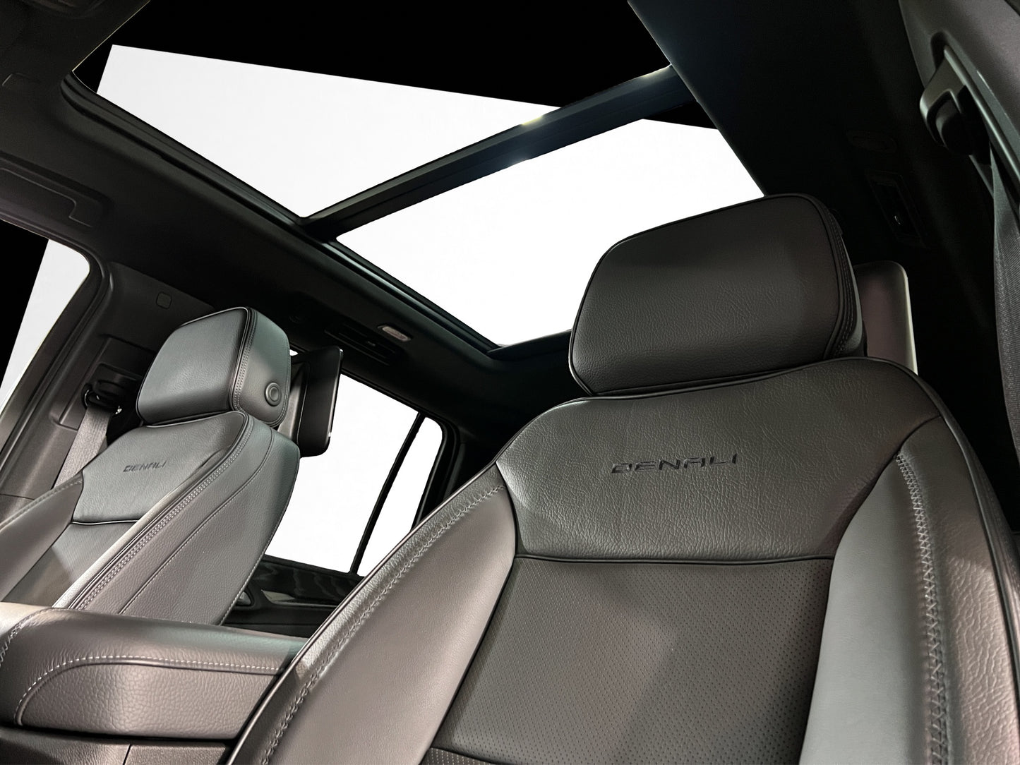 2023 GMC Yukon Denali XL