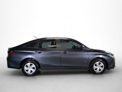 2023 Toyota Yaris Base MT