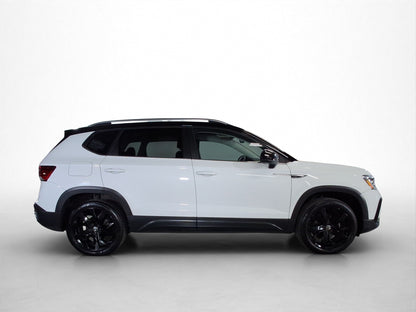 2022 Volkswagen Taos Highline Black