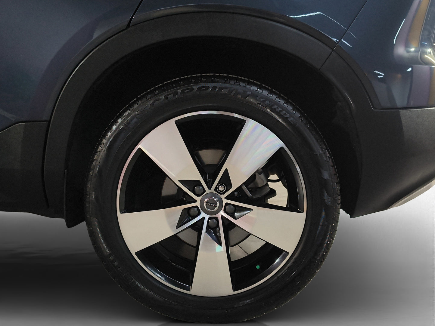 2022 Volvo XC40 Momentum T4