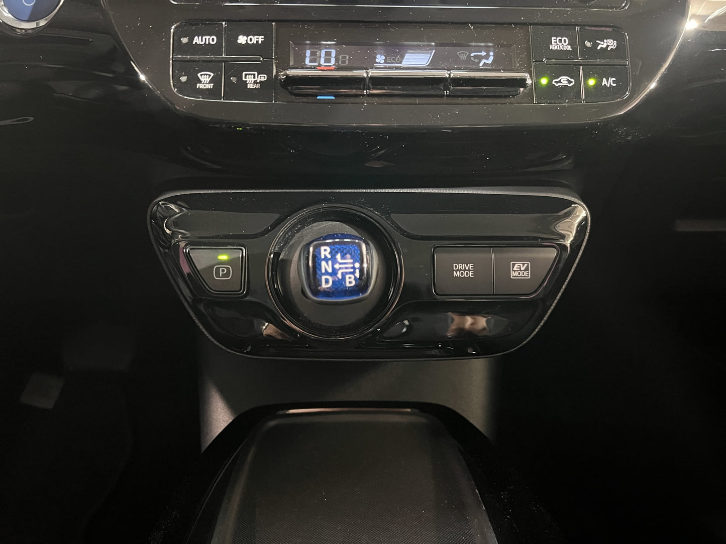 2022 Toyota Prius Híbrido Base