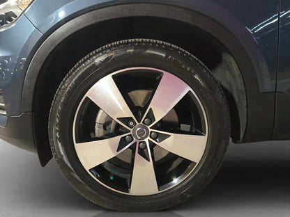 2022 Volvo XC40 Momentum T4