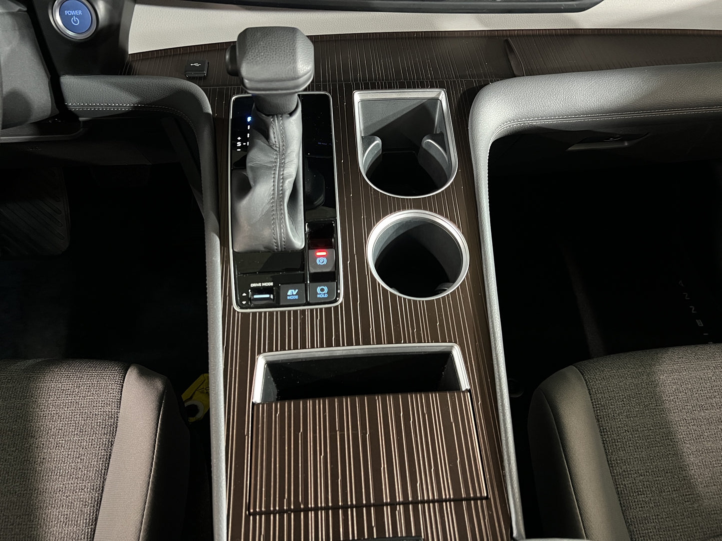 2022 Toyota Sienna LE