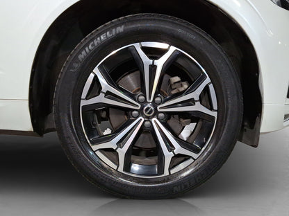 2022 Volvo XC60 Momentum B5 AWD