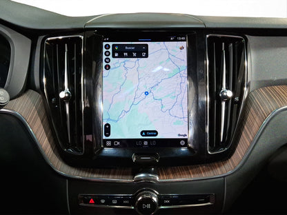 2022 Volvo XC60 Momentum B5 AWD