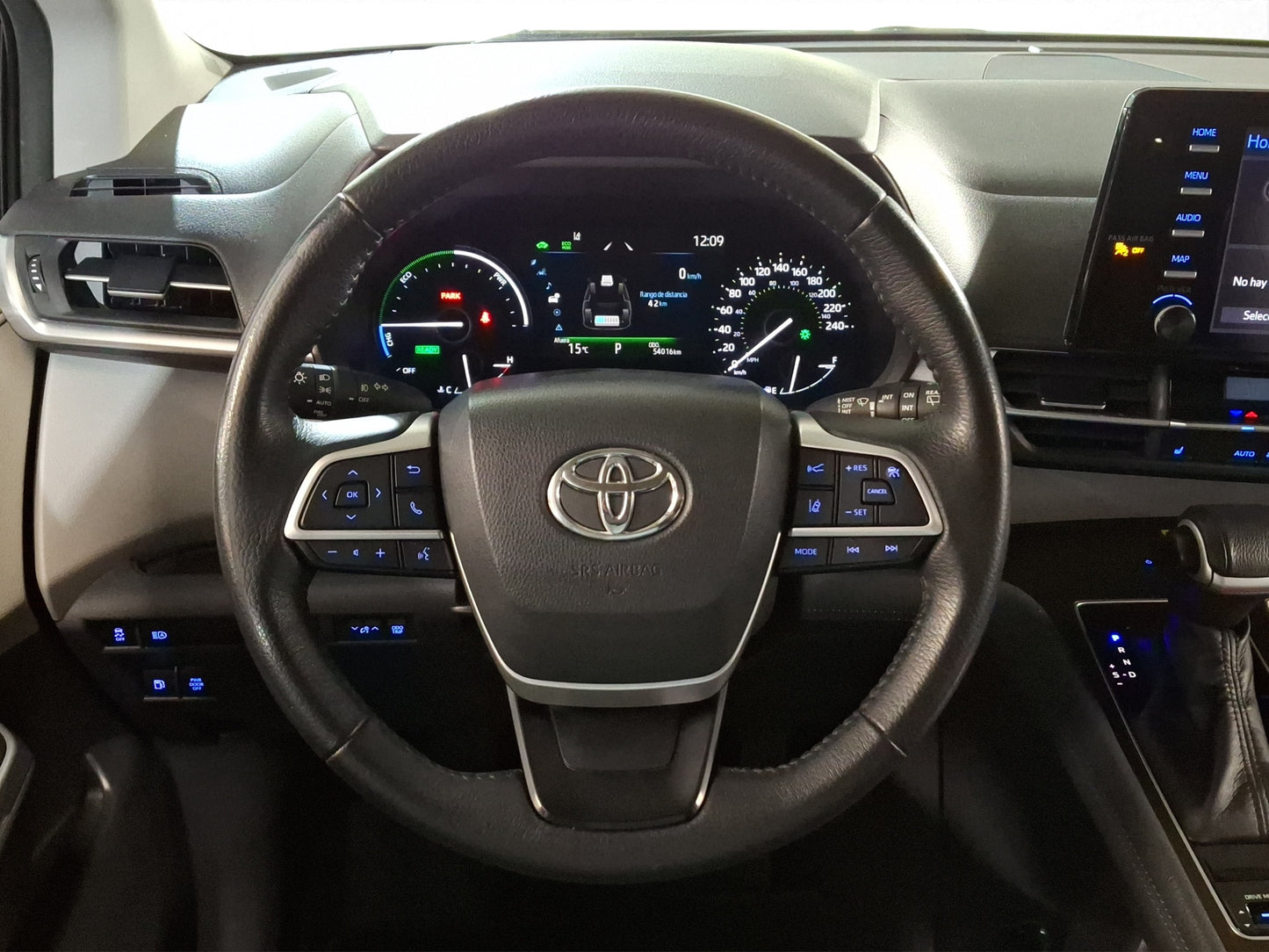2022 Toyota Sienna XLE Piel Híbrida