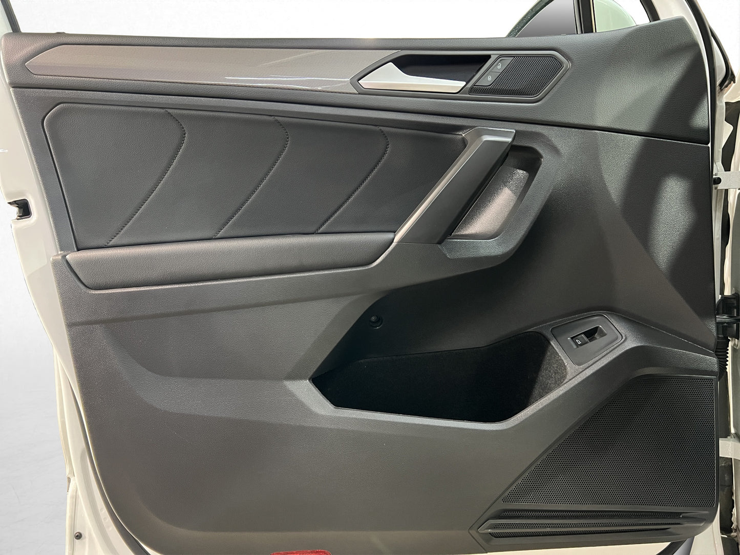 2022 Volkswagen Tiguan R-Line