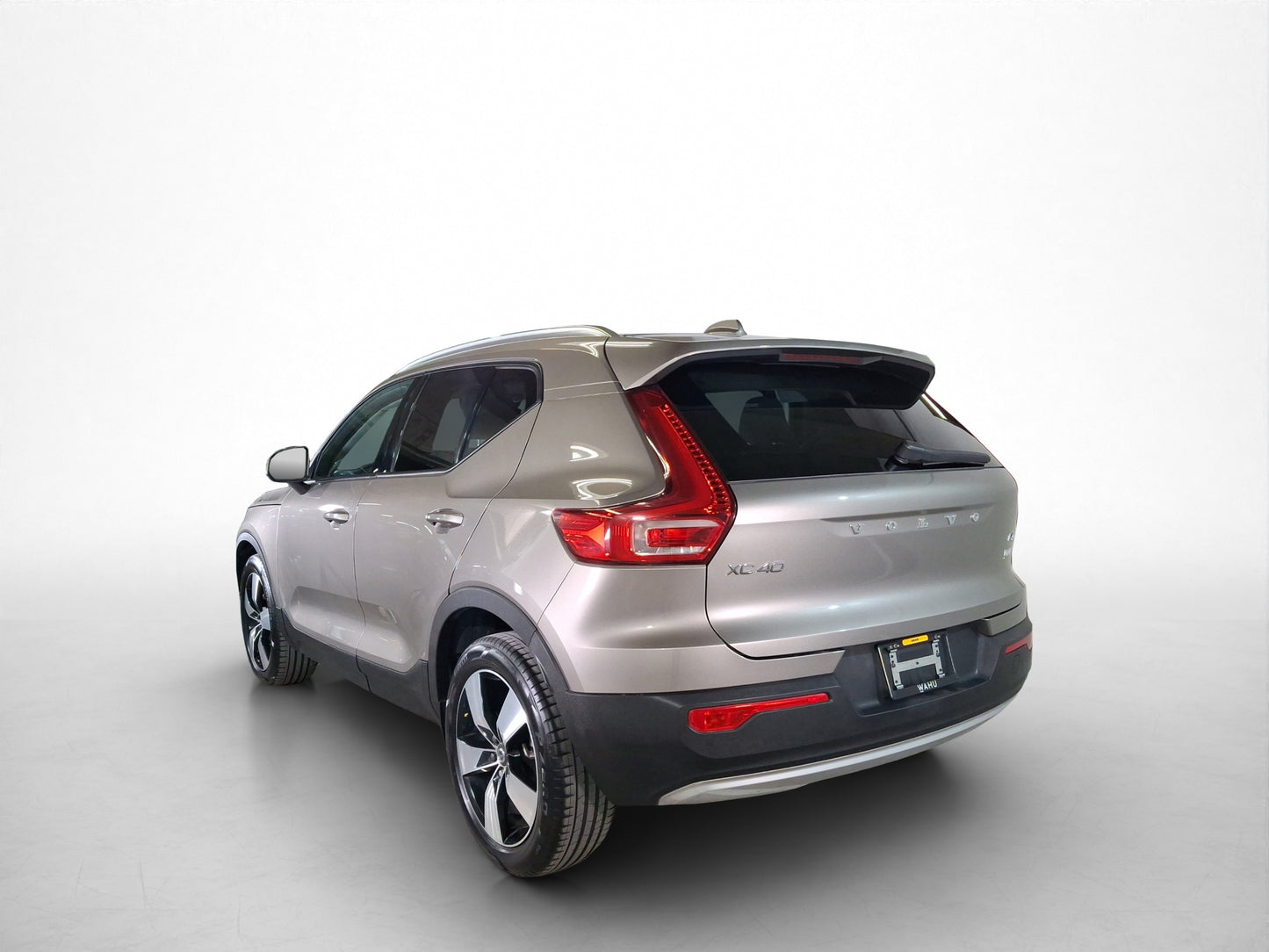 2022 Volvo XC40 Momentum T4