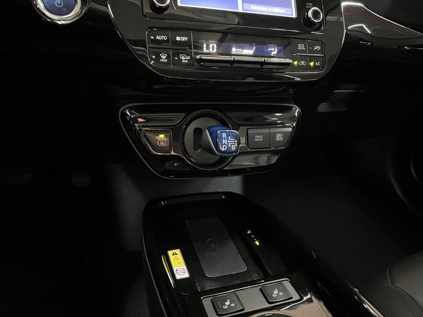 2020 Toyota Prius Híbrido Premium