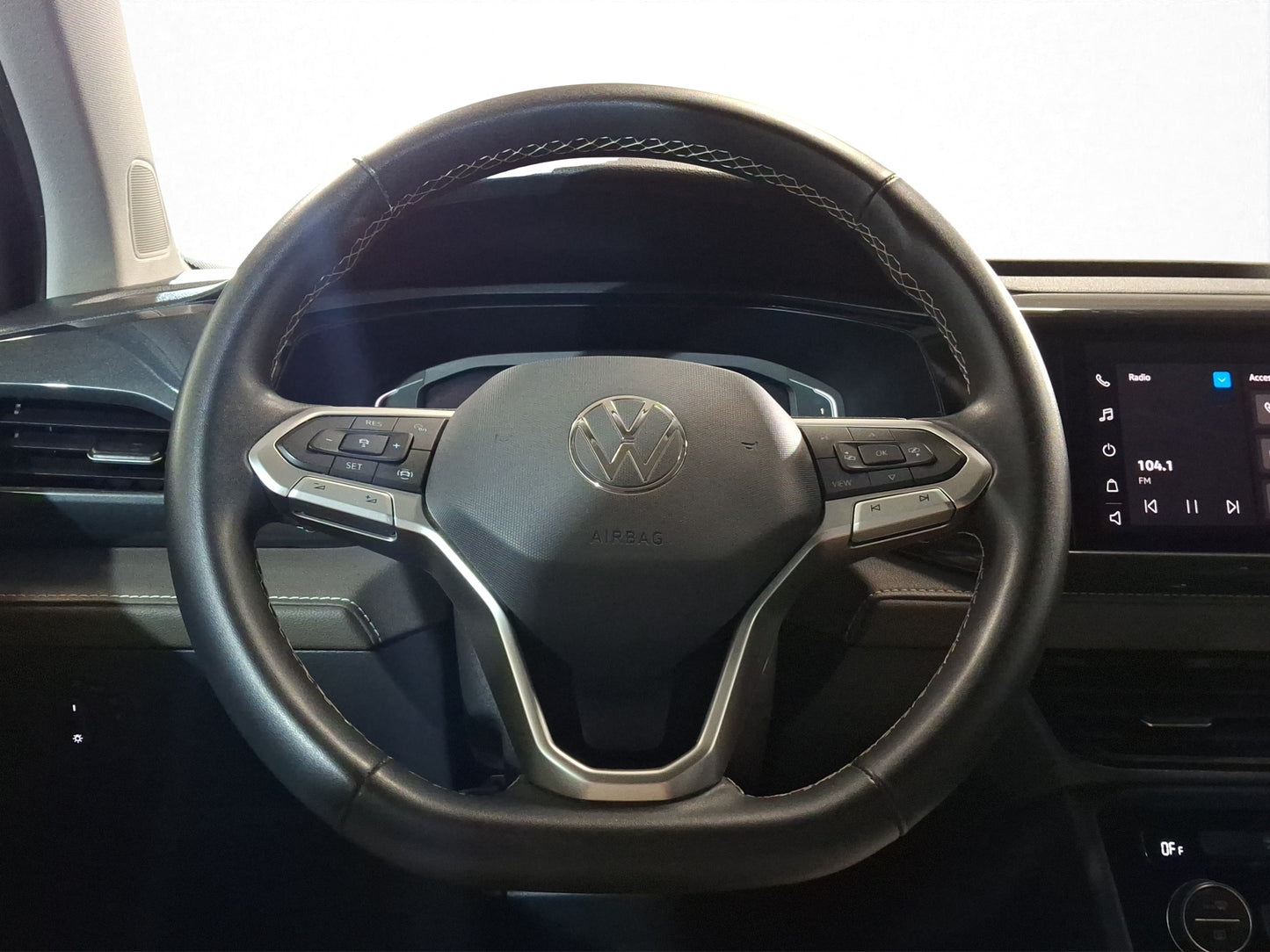 2022 Volkswagen Taos Highline Black