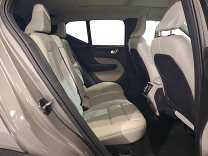 2022 Volvo XC40 Momentum T4