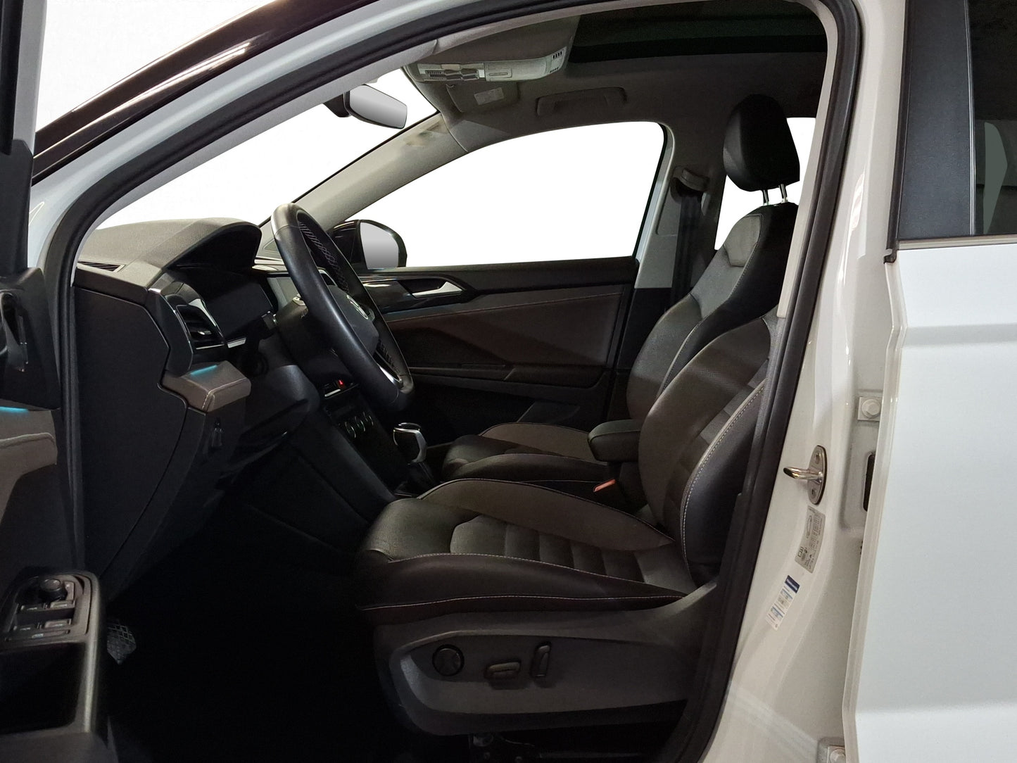 2022 Volkswagen Taos Highline Black