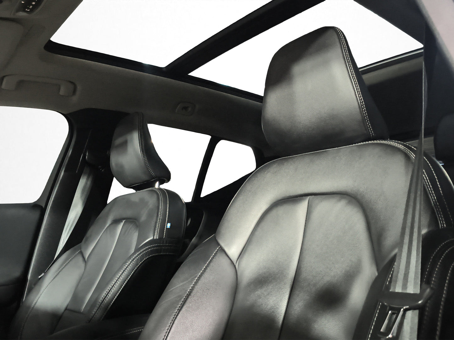 2022 Volvo XC40 Momentum T4