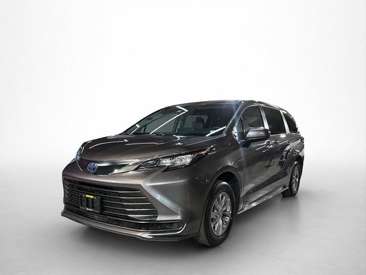 2022 Toyota Sienna LE