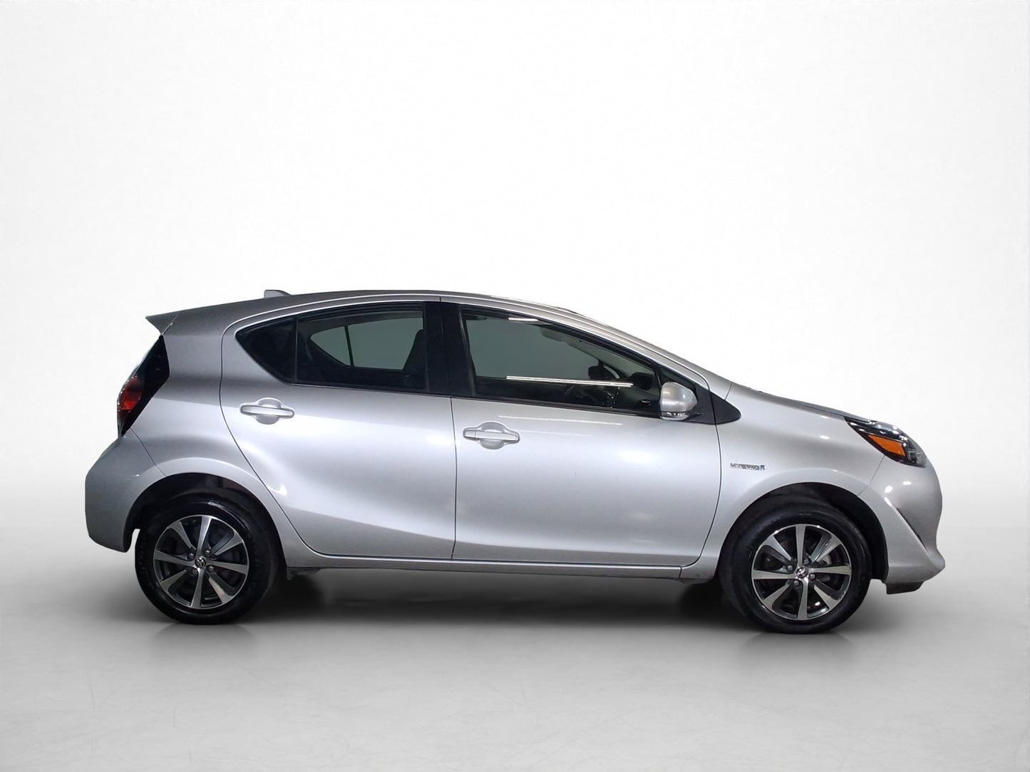 2021 Toyota Prius C Híbrido