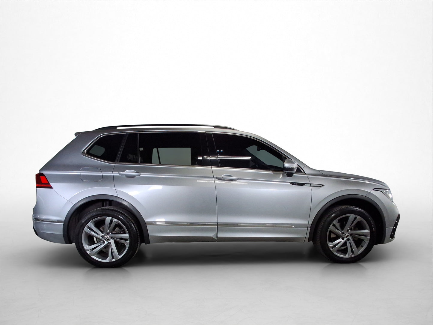 2023 Volkswagen Tiguan R-Line
