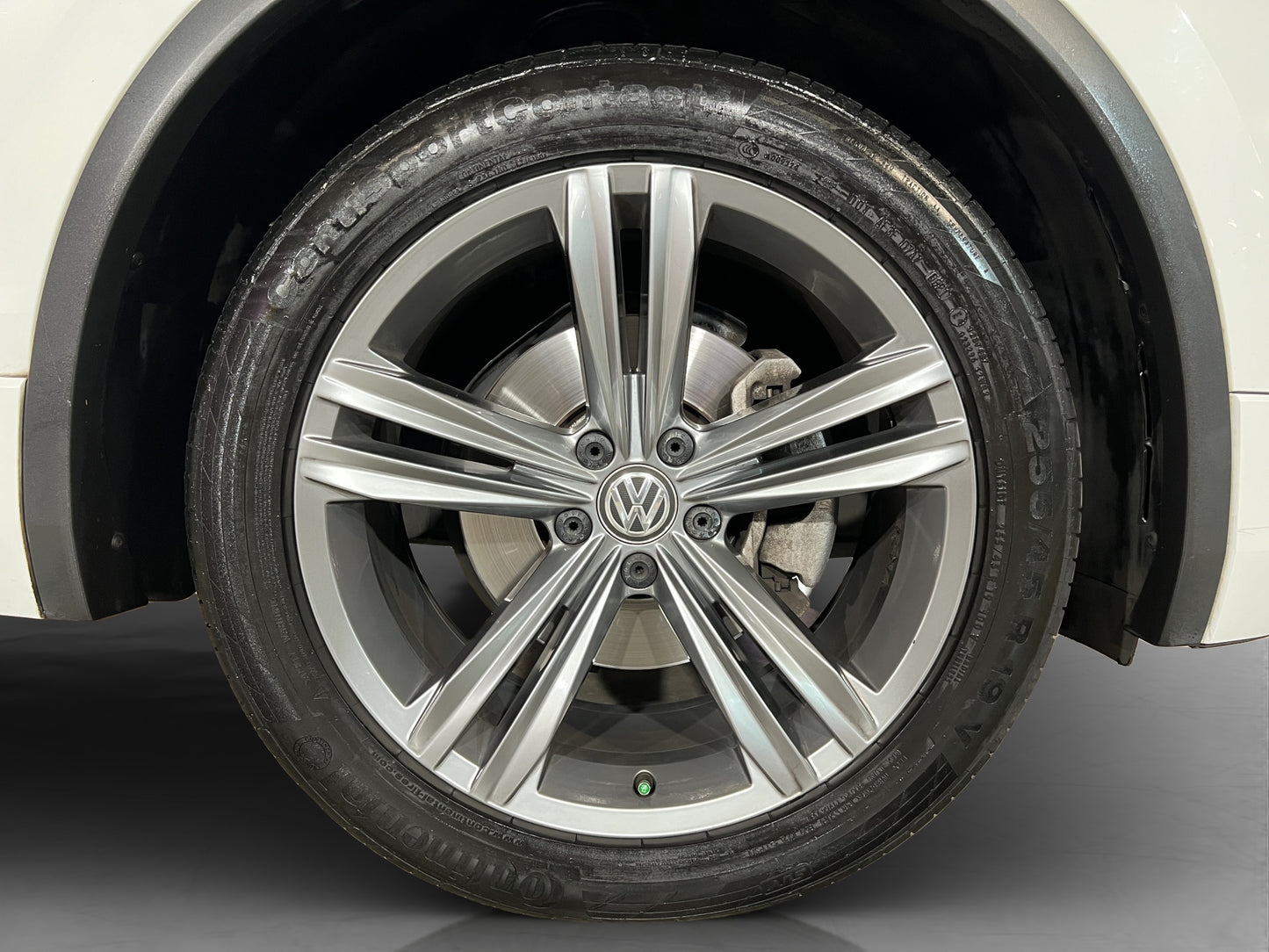 2021 Volkswagen Tiguan R-Line