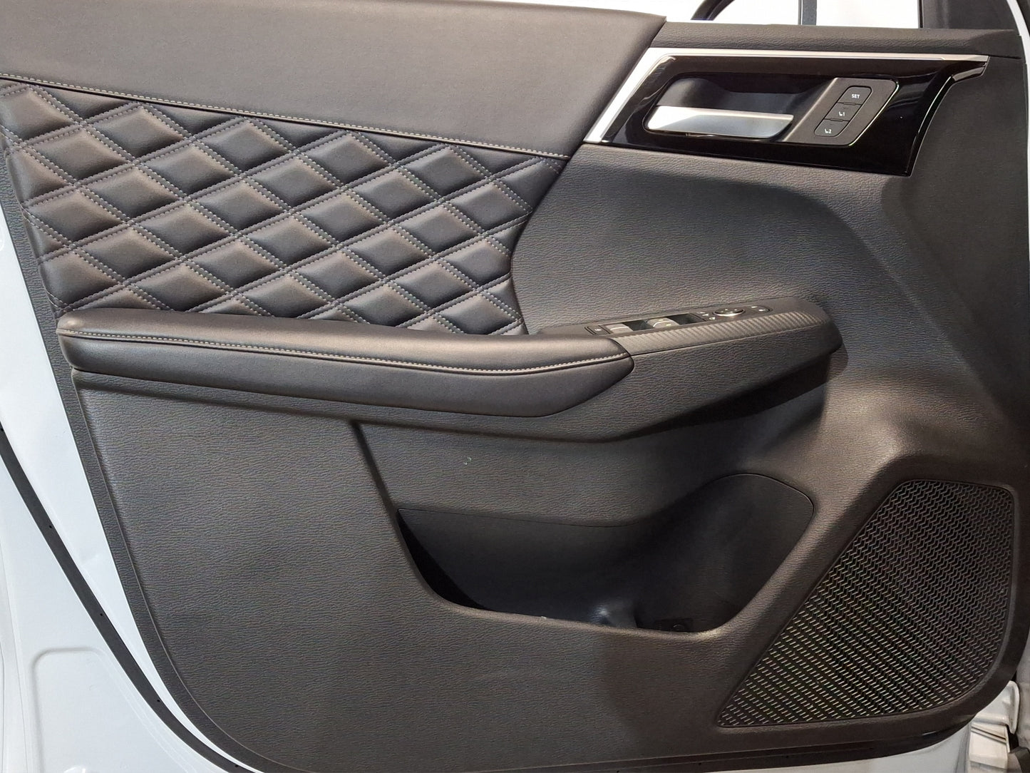 2023 Mitsubishi Outlander PHEV Diamond