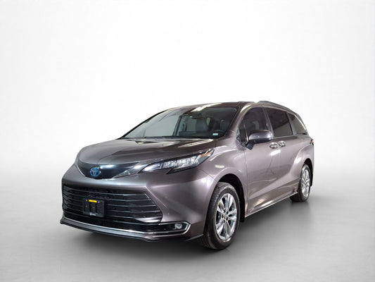 2022 Toyota Sienna XLE Piel Híbrida